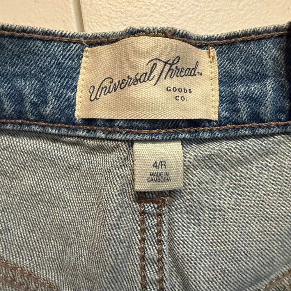 Womens Size 4 High-Rise 90's Cutoff Jean Shorts Raw‎ Hem Mom Y2K Blue Universal
